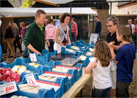 ASPERGES  UIT  DE  HOF  VAN  TWENTE